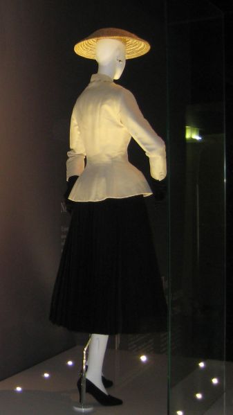 File:Christian Dior 1954.jpg